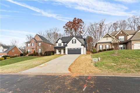 A home in Clemmons