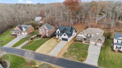 A home in Clemmons