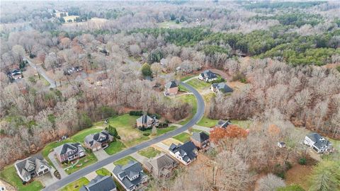 A home in Clemmons