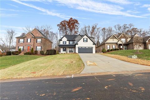 A home in Clemmons