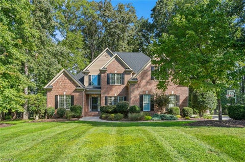 Homes For Sale - 2907 Aldgate Way<br/> Browns Summit, NC 27214