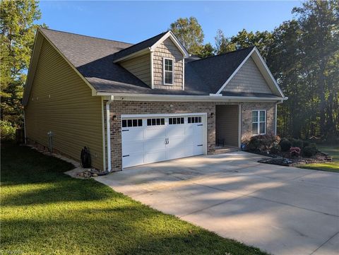Homes For Sale - 251 Devotion Farm Way<br/> Thurmond, NC 28683