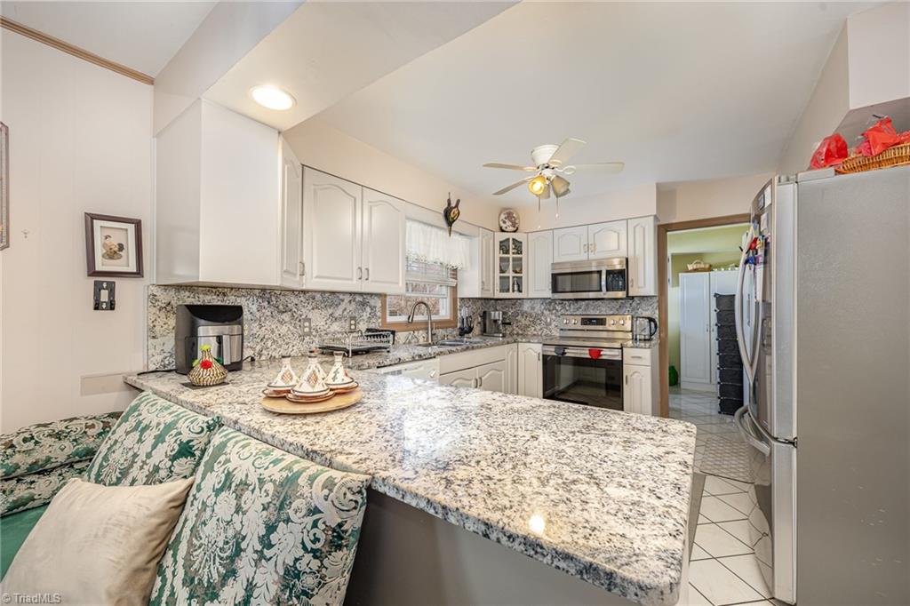 5015 Shadygrove Lane, Greensboro, North Carolina image 9