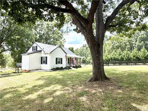 Homes For Sale - 2935 Boones Cave Road<br/> Lexington, NC 27295
