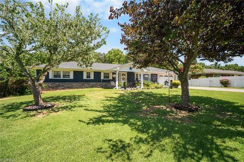 Homes For Sale - 478 Leonard Berrier Road<br/> Lexington, NC 27295