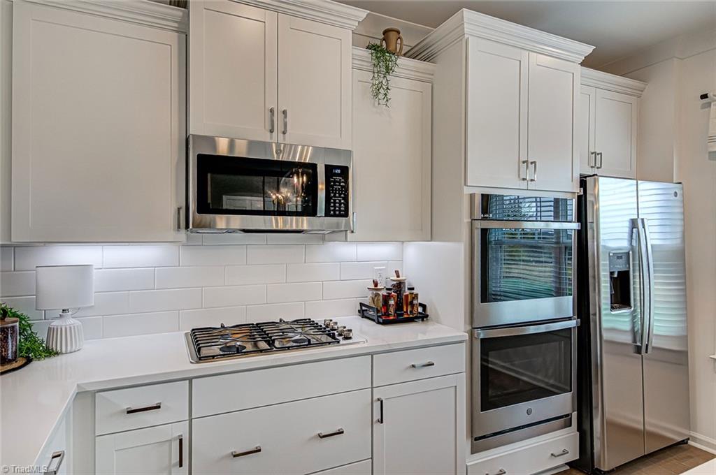 Clemmons, North Carolina 27012, United States, 4 Bedrooms Bedrooms, ,3 BathroomsBathrooms,Residential,Pending,146575