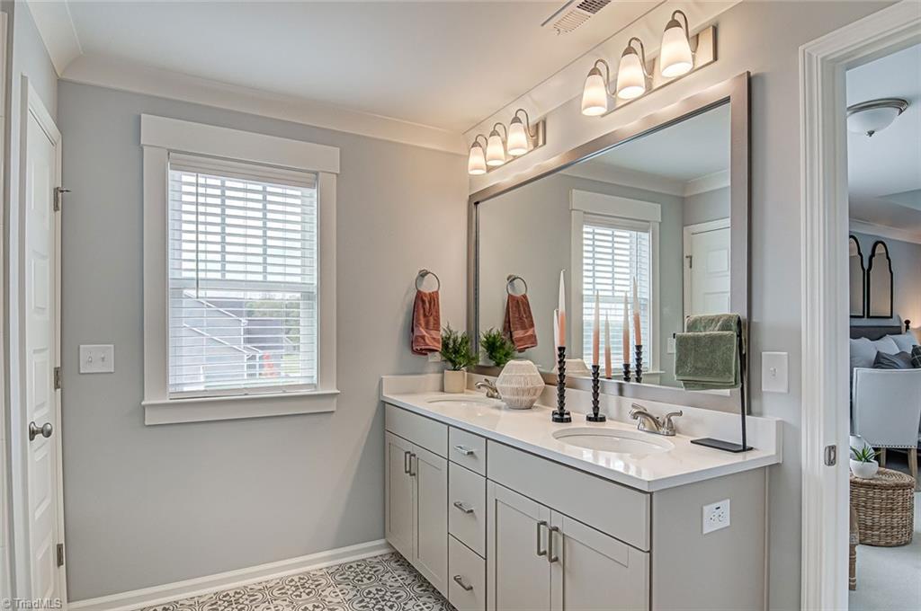 Clemmons, North Carolina 27012, United States, 4 Bedrooms Bedrooms, ,3 BathroomsBathrooms,Residential,Pending,146575