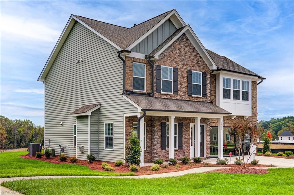 Clemmons, North Carolina 27012, United States, 4 Bedrooms Bedrooms, ,3 BathroomsBathrooms,Residential,Pending,146575