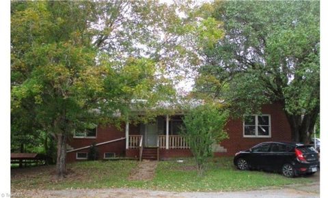 Photo of 2060 Coltrane Mill Road, Randleman, NC 27317 (MLS # 1203080)