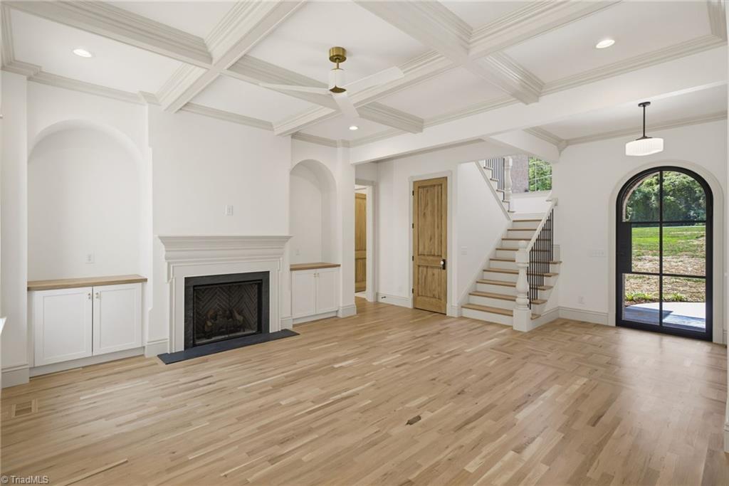 568 N Bunker Hill Road