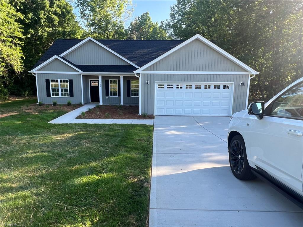 606 W Lee Avenue, Yadkinville, North Carolina image 1