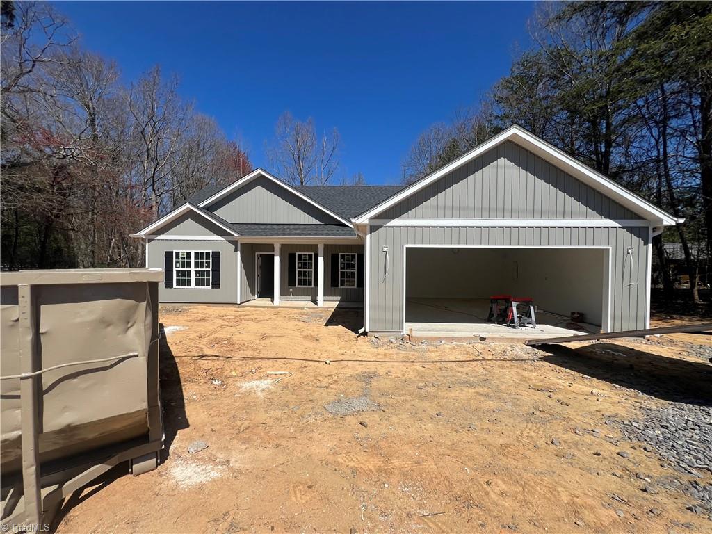 606 W Lee Avenue, Yadkinville, North Carolina image 2