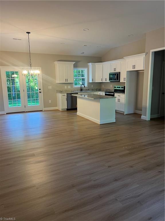 606 W Lee Avenue, Yadkinville, North Carolina image 2