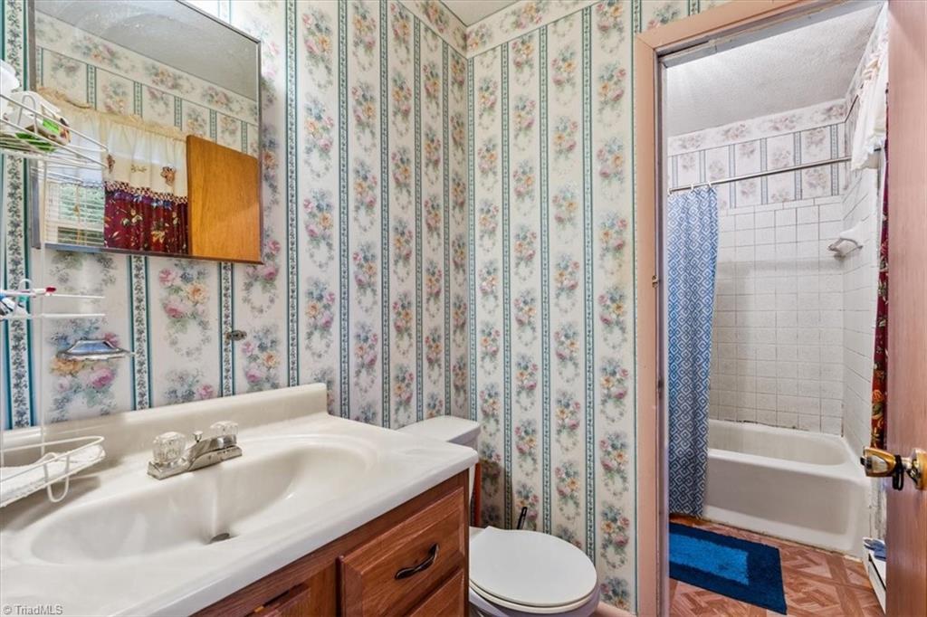 318 Sedalia Road, Gibsonville, North Carolina image 17