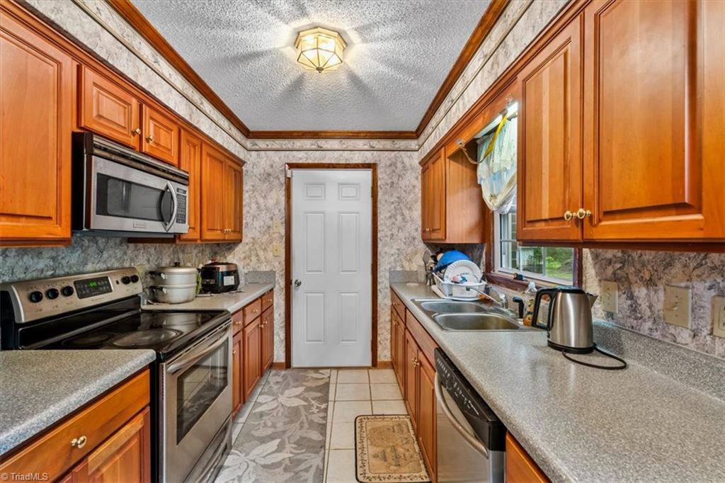 318 Sedalia Road, Gibsonville, North Carolina image 12
