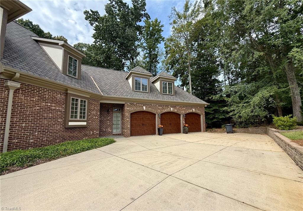 Greensboro, North Carolina 27407, United States, 4 Bedrooms Bedrooms, ,4 BathroomsBathrooms,Residential,Active,97877