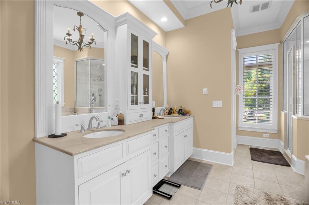 Greensboro, North Carolina 27407, United States, 4 Bedrooms Bedrooms, ,4 BathroomsBathrooms,Residential,Active,97877