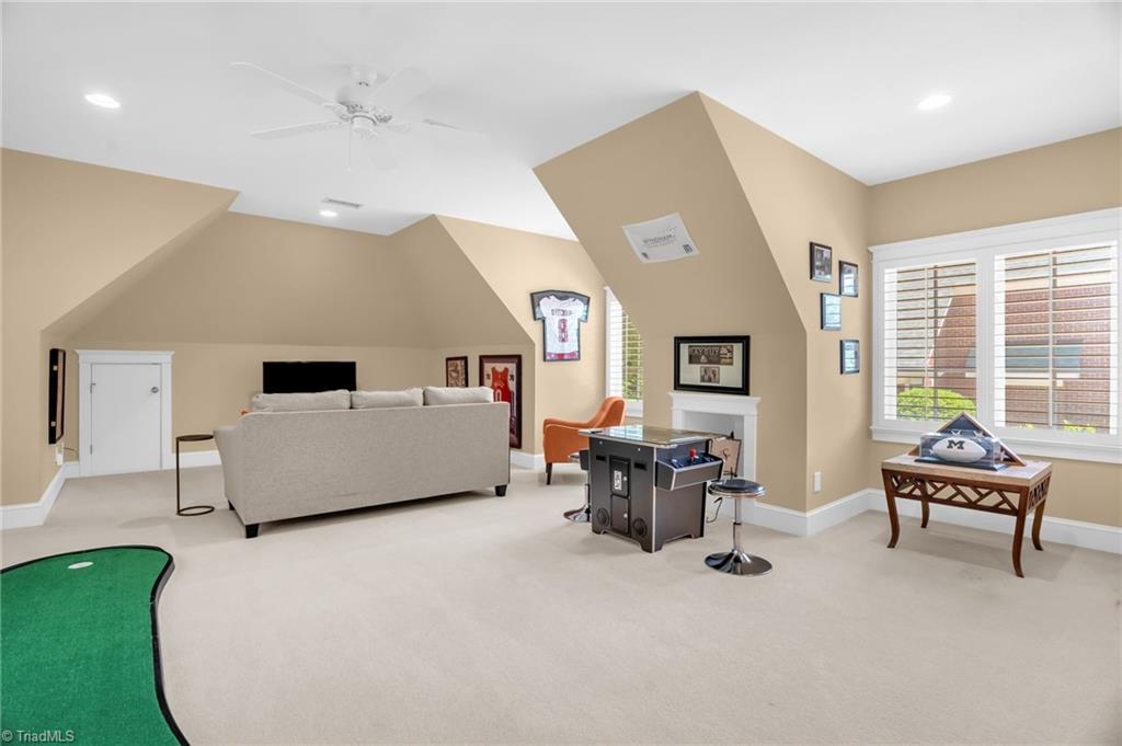 Greensboro, North Carolina 27407, United States, 4 Bedrooms Bedrooms, ,4 BathroomsBathrooms,Residential,Active,97877