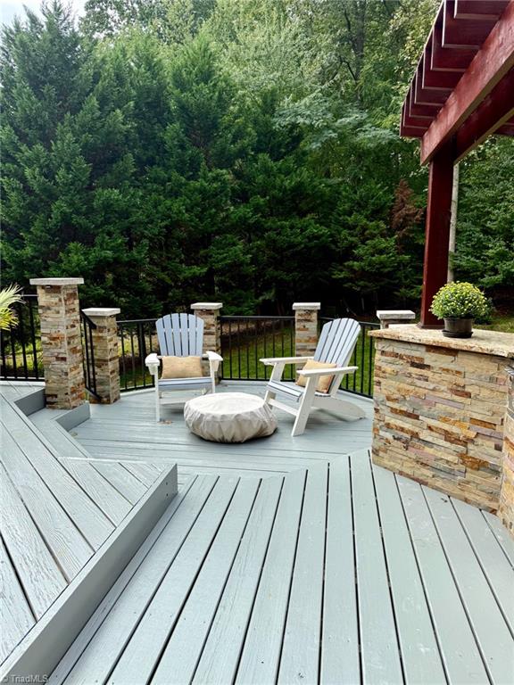 Greensboro, North Carolina 27407, United States, 4 Bedrooms Bedrooms, ,4 BathroomsBathrooms,Residential,Active,97877