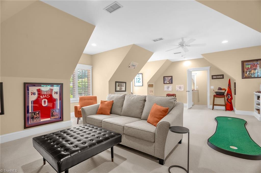 Greensboro, North Carolina 27407, United States, 4 Bedrooms Bedrooms, ,4 BathroomsBathrooms,Residential,Active,97877