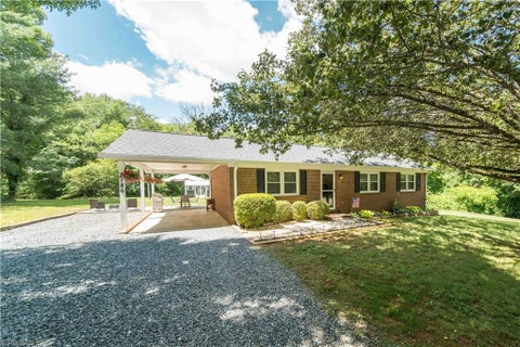 Homes For Sale - 2186 Vienna Dozier Road<br/> Pfafftown, NC 27040