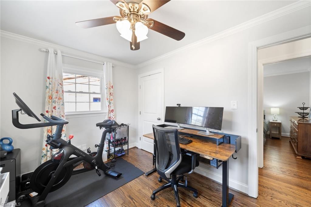 Winston-Salem, North Carolina 27103, United States, 3 Bedrooms Bedrooms, ,2 BathroomsBathrooms,Residential,Pending,93212