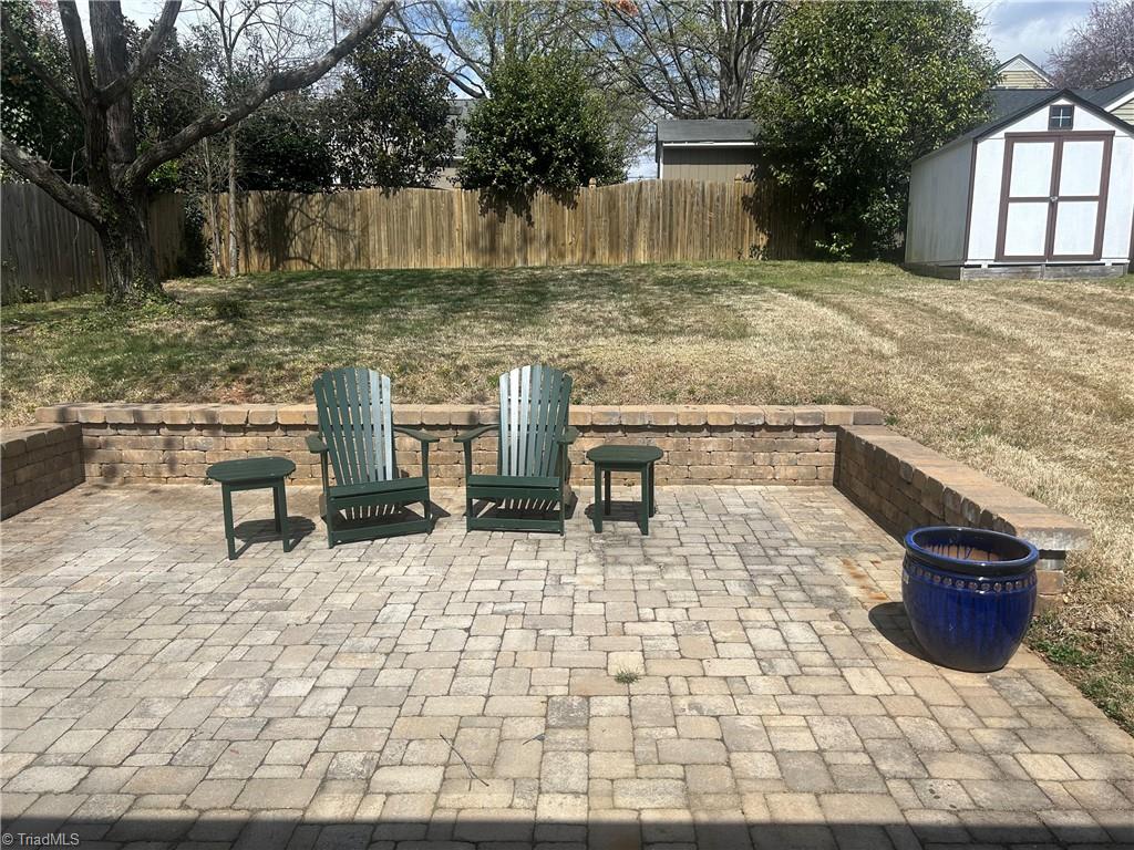 Winston-Salem, North Carolina 27103, United States, 3 Bedrooms Bedrooms, ,2 BathroomsBathrooms,Residential,Pending,93212