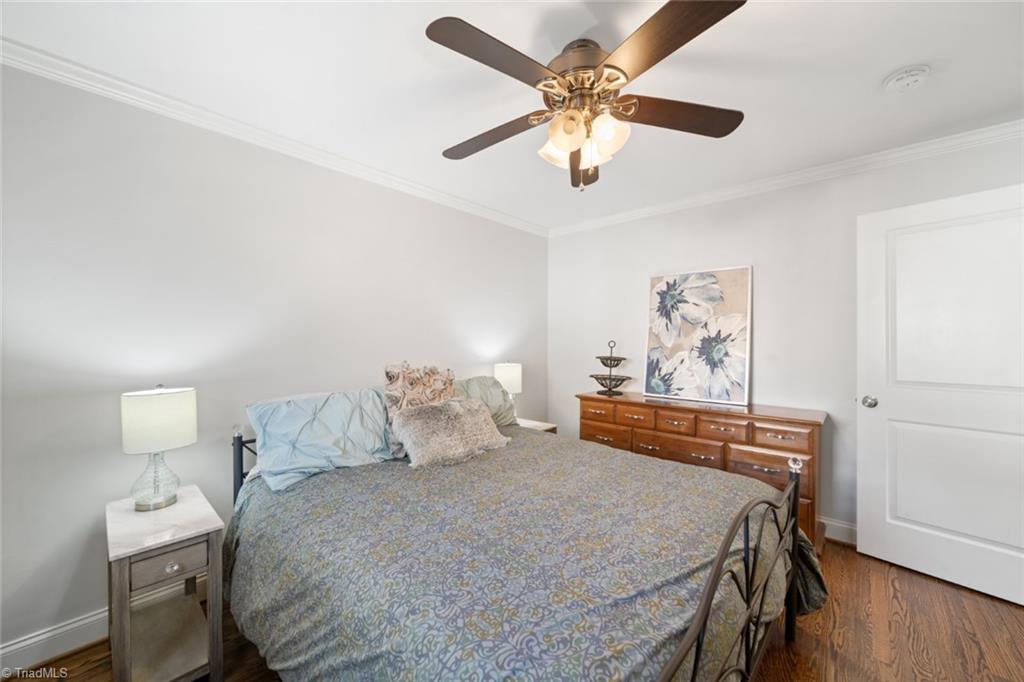 Winston-Salem, North Carolina 27103, United States, 3 Bedrooms Bedrooms, ,2 BathroomsBathrooms,Residential,Pending,93212