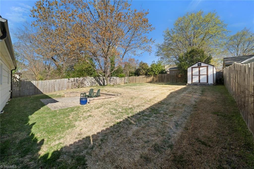 Winston-Salem, North Carolina 27103, United States, 3 Bedrooms Bedrooms, ,2 BathroomsBathrooms,Residential,Pending,93212