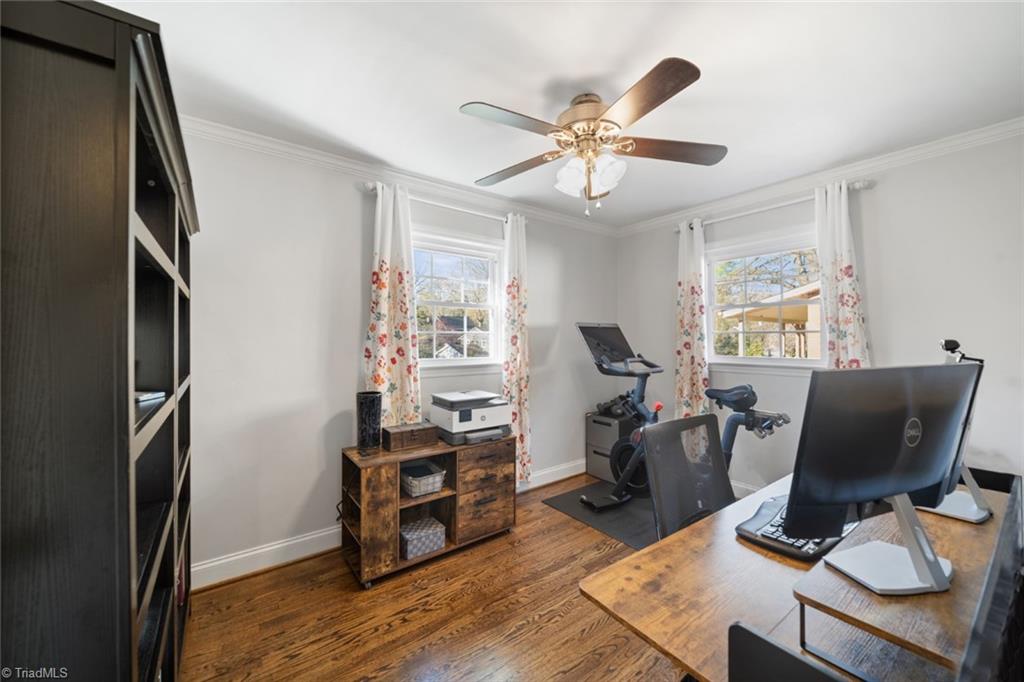 Winston-Salem, North Carolina 27103, United States, 3 Bedrooms Bedrooms, ,2 BathroomsBathrooms,Residential,Pending,93212