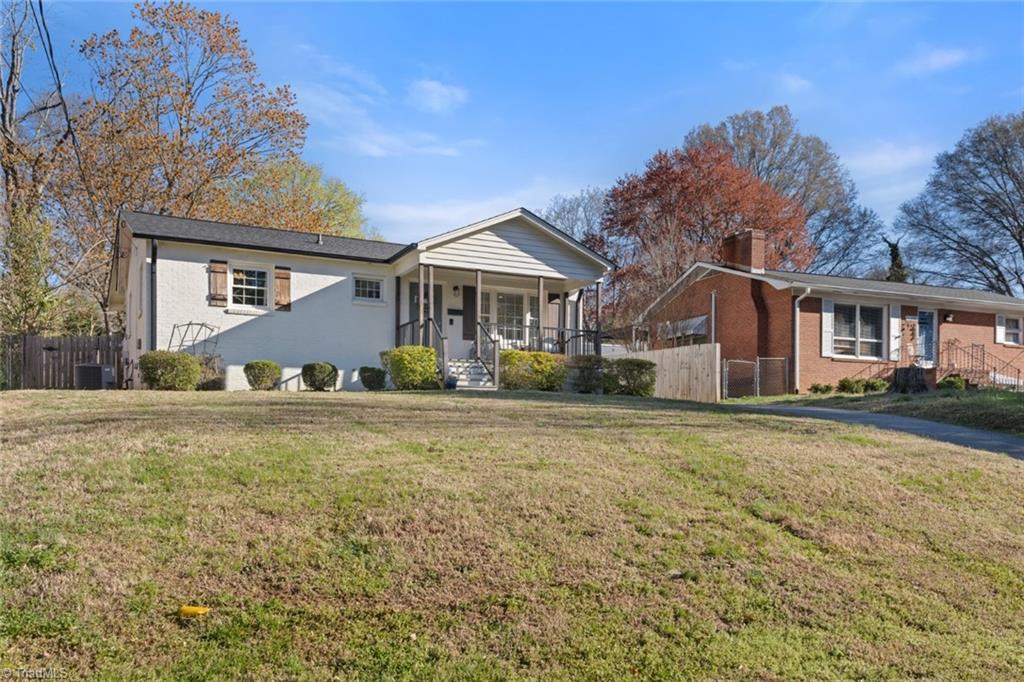 Winston-Salem, North Carolina 27103, United States, 3 Bedrooms Bedrooms, ,2 BathroomsBathrooms,Residential,Pending,93212