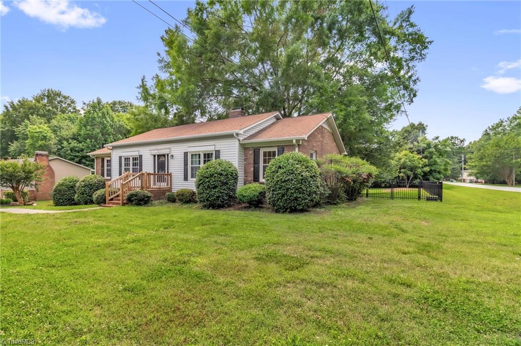 3810 Willowood Drive, Clemmons, North Carolina image 4