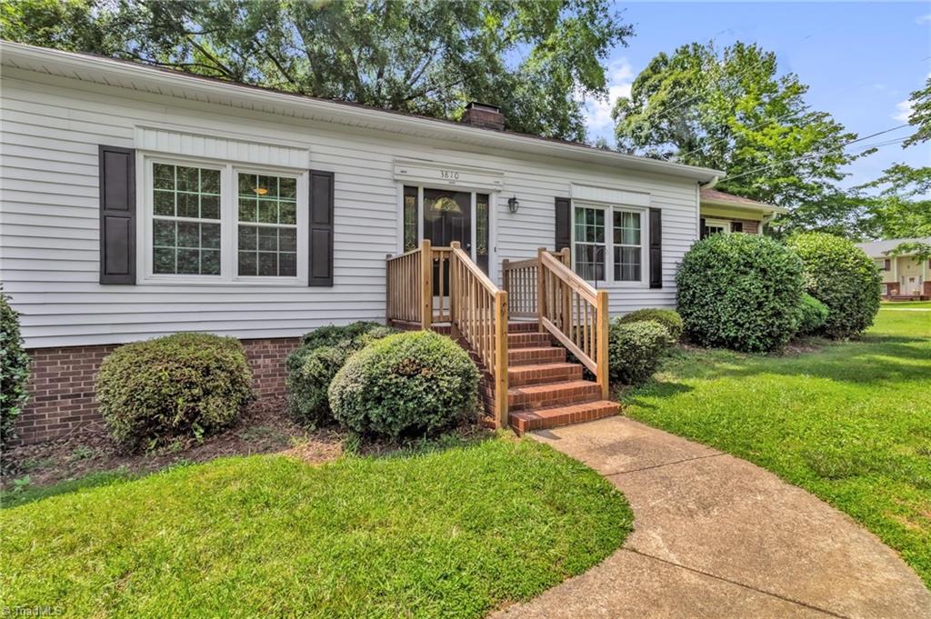 3810 Willowood Drive, Clemmons, North Carolina image 2