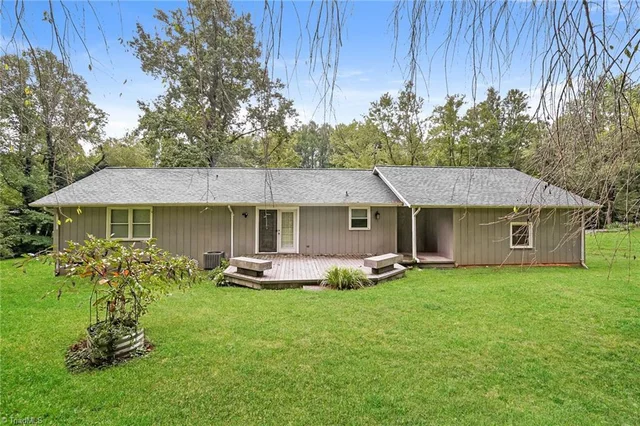 244 Brookside Drive, photo 5 of 20