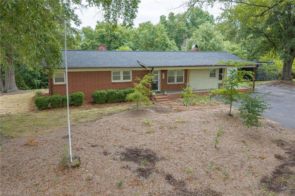 Photo of 1401 Walnut Street, Reidsville, NC 27320 (MLS # 1227824)