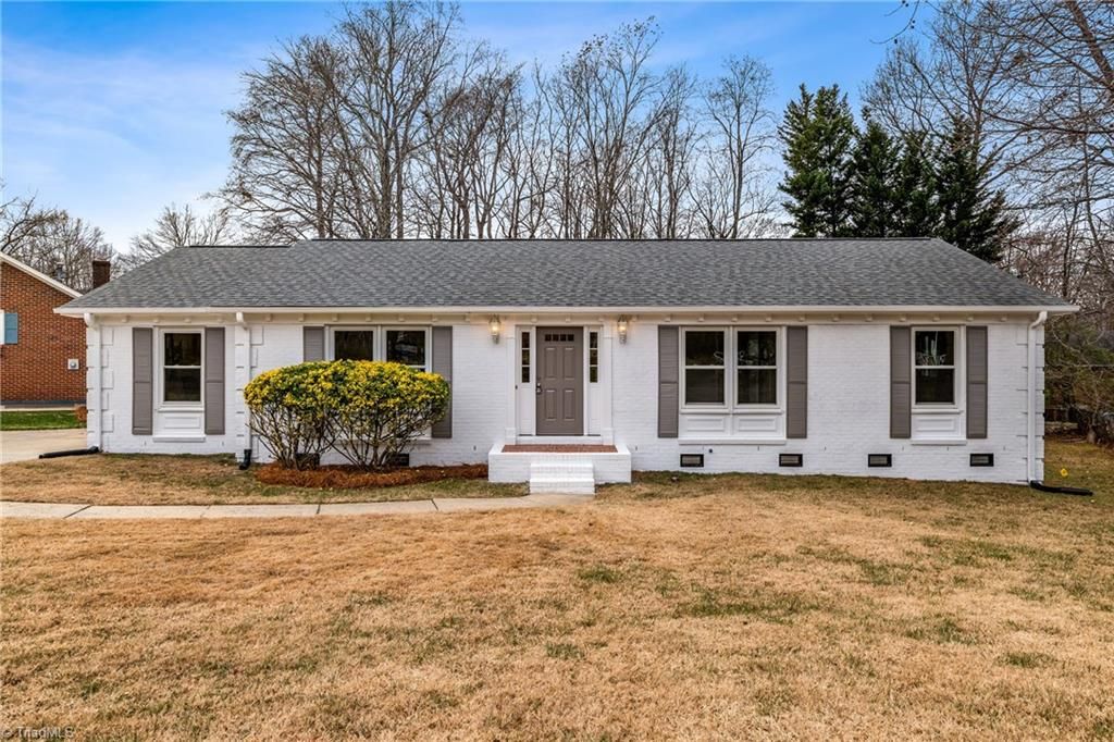 Photo of 1606 Maple Ridge Court, Greensboro, NC 27455 (MLS # 1204458)