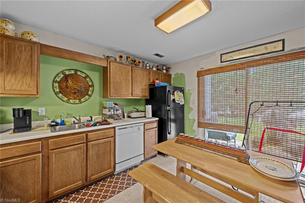 1112 Trinity Street #802, Thomasville, North Carolina image 2