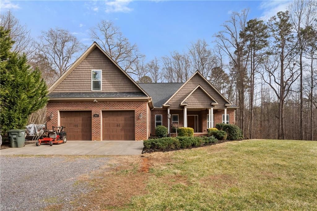 Photo of 3655 Stimpson Drive, Pfafftown, NC 27040 (MLS # 1207867)