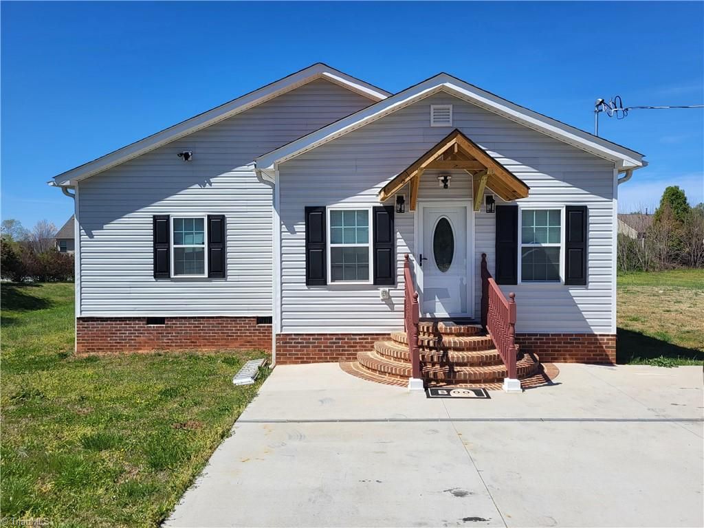 Photo of 12 Forest Hill Road, Lexington, NC 27295 (MLS # 1218703)