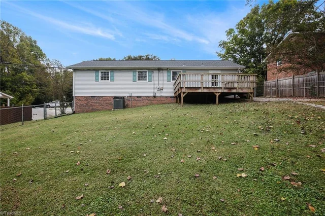 211 Sharon Lane, photo 4 of 29