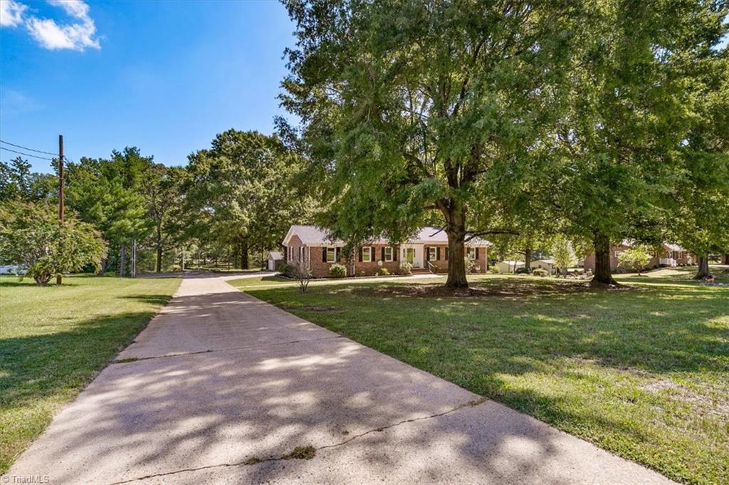 Photo of 124 Clydes Drive, Reidsville, NC 27320 (MLS # 1235595)