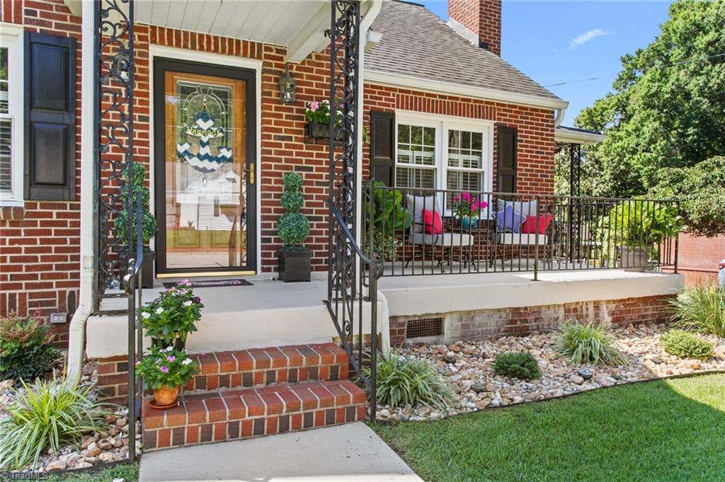Photo of 1111 N Woodleigh Circle, Reidsville, NC 27320 (MLS # 1230388)