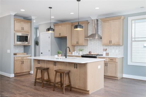 2200 Delaine Point High Point NC 27265