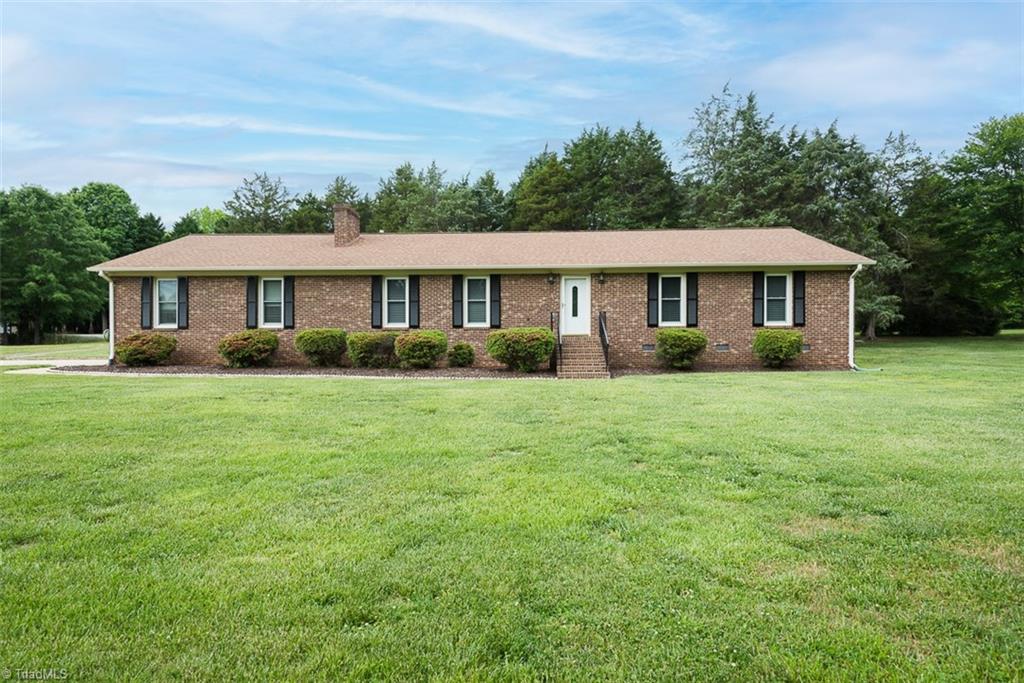 201 E Laramie Drive, Mebane, North Carolina image 1