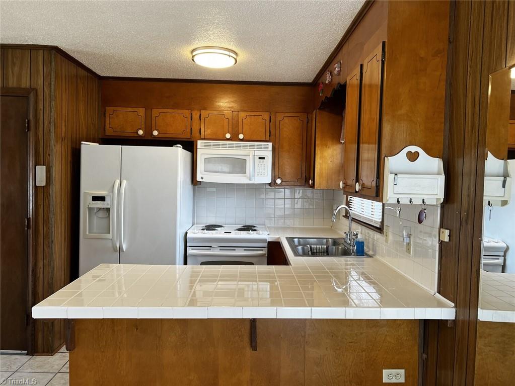 Photo 18 of 29 of 2023 Junction Road house