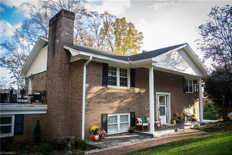 A home in Mount Airy