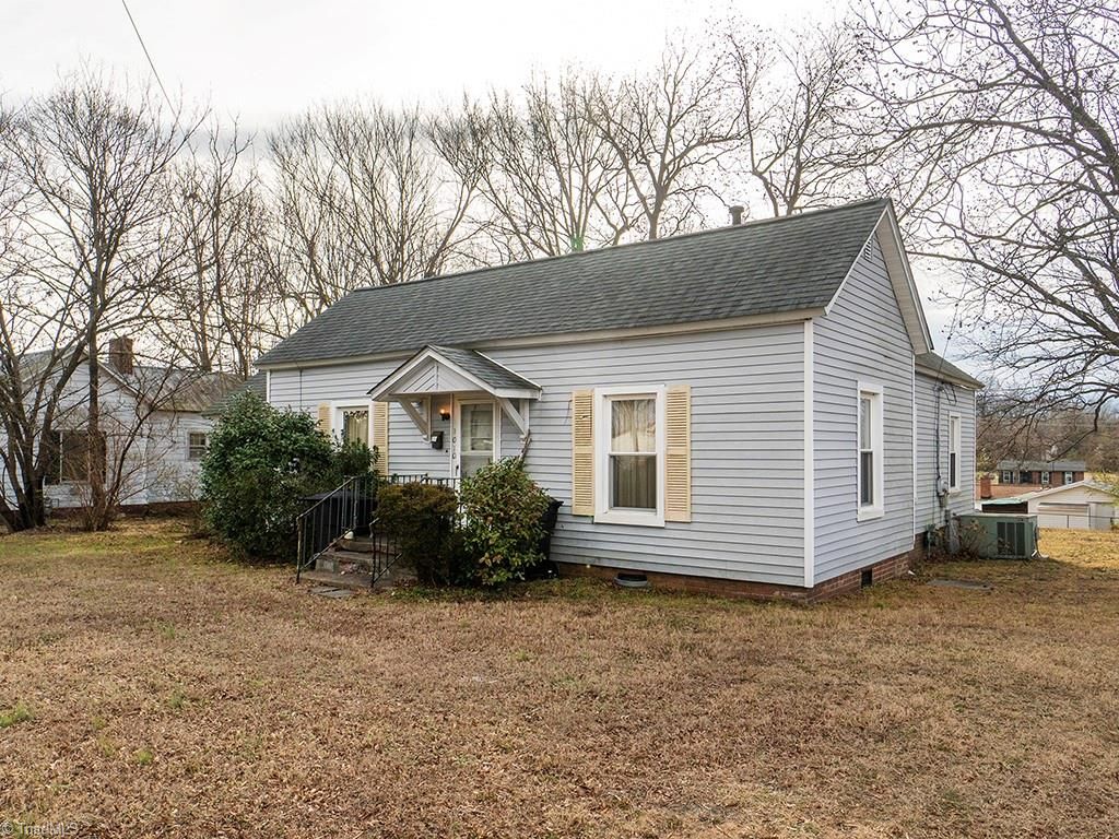 Photo of 1010 Attica Street, Burlington, NC 27217 (MLS # 1207628)