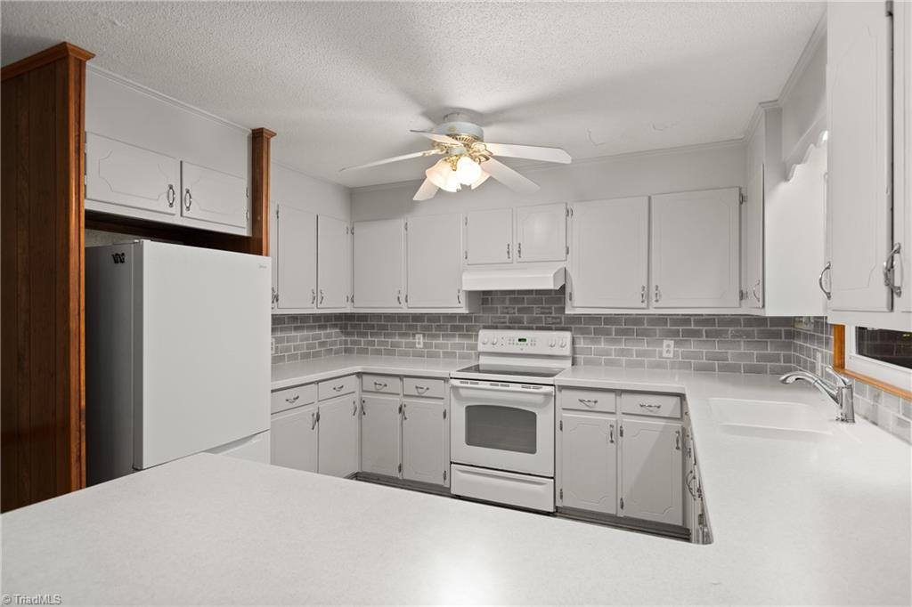 813 Brett Court, Kernersville, North Carolina image 15