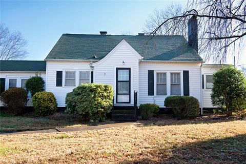 Homes For Sale - 1146 Rogers Road<br/> Graham, NC 27253