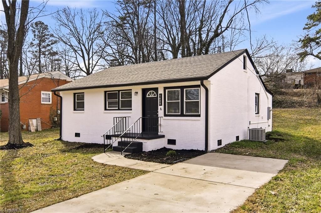 Photo of 1408 Willow Road, Greensboro, NC 27401 (MLS # 1210096)